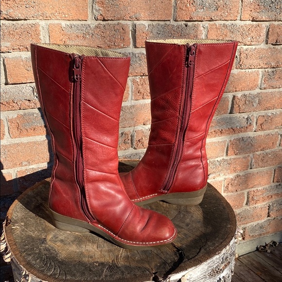 Vintage Women’s Red Doc Martens Leather Boots Size 5 (US) - Picture 4 of 11